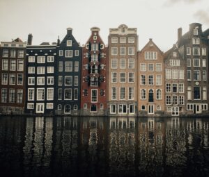 Sfeervolle tafeldecoratie ideeën voor een stijlvolle salontafel